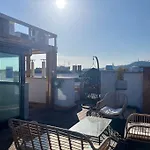 Rooftop Tiny With Shared Jacuzzi And Private Balcony Mk2 Lejlighed Budapest