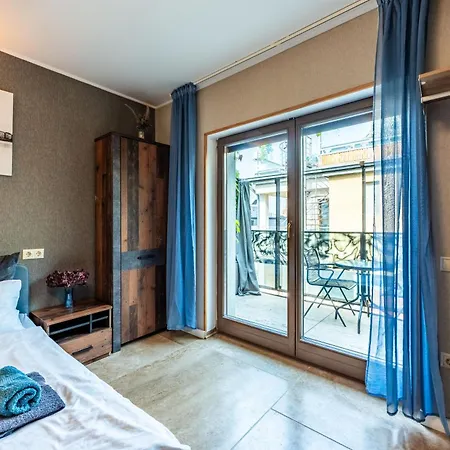 Rooftop Tiny With Shared Jacuzzi And Private Balcony Mk2 Lejlighed Budapest