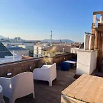 Apartment Rooftop Tiny With Shared Jacuzzi And Private Balcony Mk2