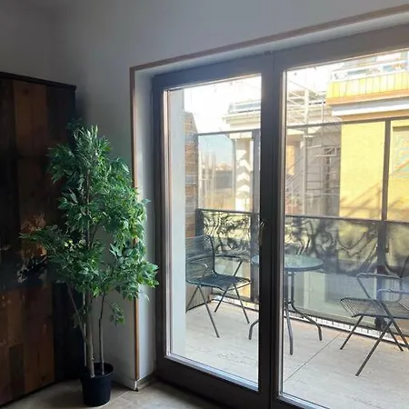 Rooftop Tiny With Shared Jacuzzi And Private Balcony Mk2 Budapešť