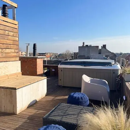 Rooftop Tiny With Shared Jacuzzi And Private Balcony Mk2 Apartment Budapest