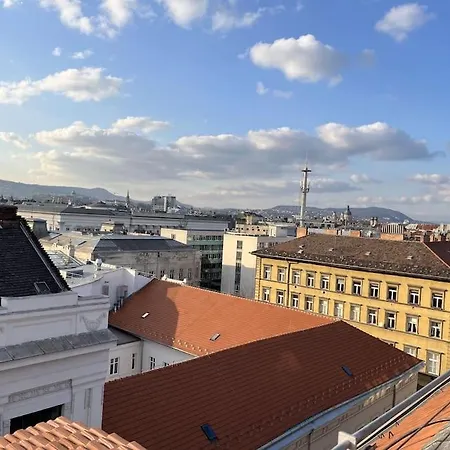 דירה Rooftop Tiny With Shared Jacuzzi And Private Balcony Mk2 בודפשט