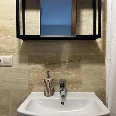 Apartmán Rooftop Tiny With Shared Jacuzzi And Private Balcony Mk2