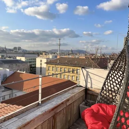 Rooftop Tiny With Shared Jacuzzi And Private Balcony Mk2 *