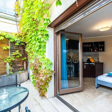 Rooftop Tiny With Shared Jacuzzi And Private Balcony Mk2 Lägenhet *