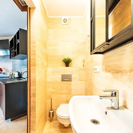 Rooftop Tiny With Shared Jacuzzi And Private Balcony Mk2