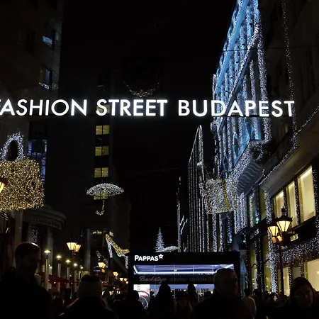 Lägenhet Rooftop Tiny With Shared Jacuzzi And Private Balcony Mk2