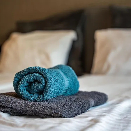 Rooftop Tiny With Shared Jacuzzi And Private Balcony Mk2 בודפשט