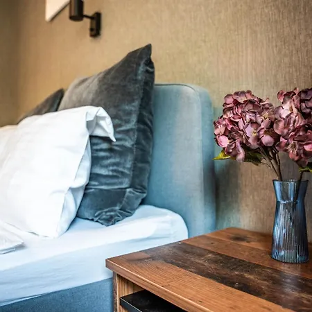 Rooftop Tiny With Shared Jacuzzi And Private Balcony Mk2 * בודפשט