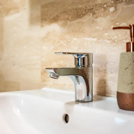 Rooftop Tiny With Shared Jacuzzi And Private Balcony Mk2 Budapest