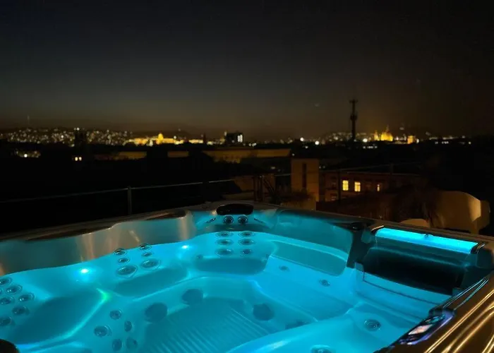Rooftop Tiny With Shared Jacuzzi And Private Balcony Mk2 부다페스트