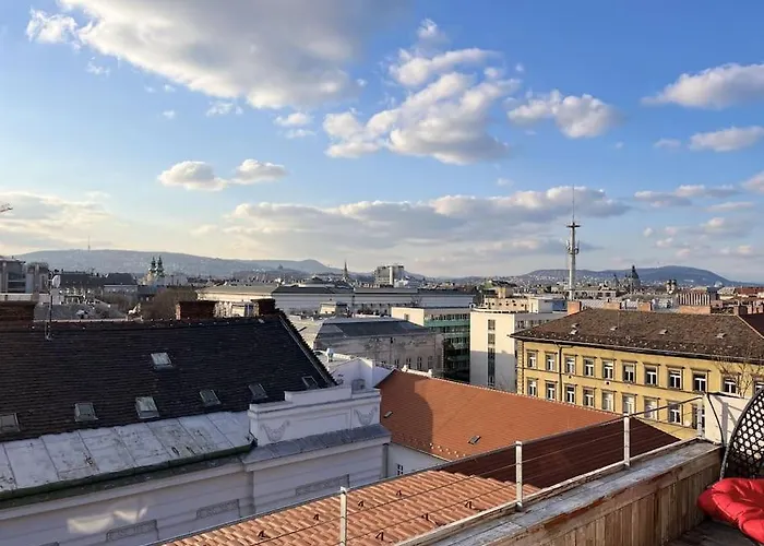 Rooftop Tiny With Shared Jacuzzi And Private Balcony Mk2 Appartement Budapest