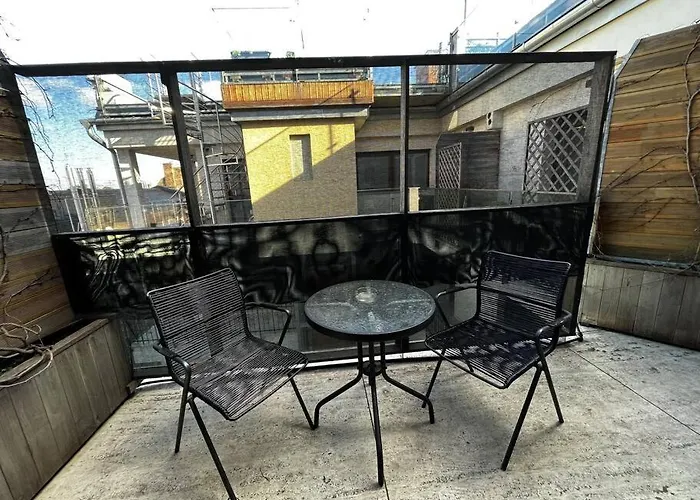 Rooftop Tiny With Shared Jacuzzi And Private Balcony Mk2 *