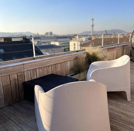 Rooftop Tiny With Shared Jacuzzi And Private Balcony Mk2 Appartement Budapest