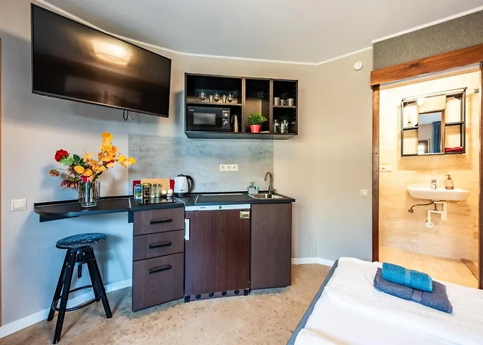 Rooftop Tiny With Shared Jacuzzi And Private Balcony Mk2 아파트