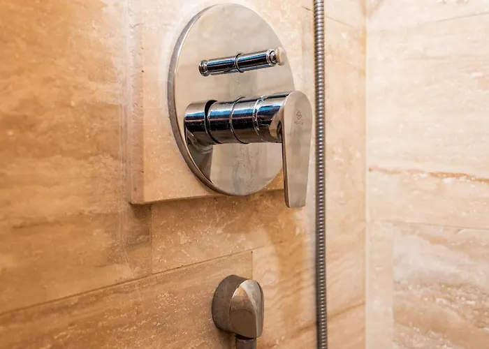 Rooftop Tiny With Shared Jacuzzi And Private Balcony Mk2 Appartement *