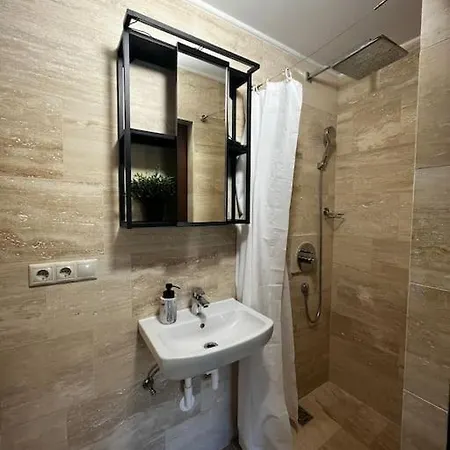 Rooftop Tiny With Shared Jacuzzi And Private Balcony Mk2 公寓 *