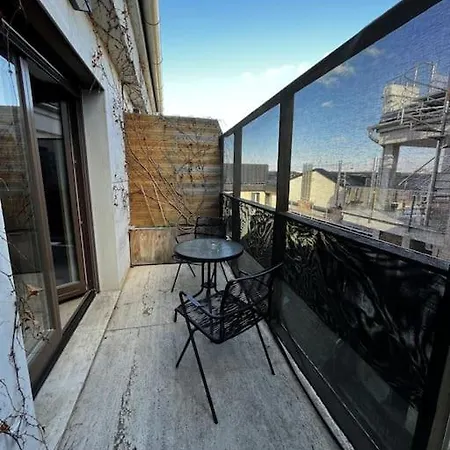 公寓 Rooftop Tiny With Shared Jacuzzi And Private Balcony Mk2 *