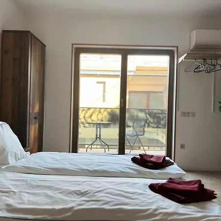 Rooftop Tiny With Shared Jacuzzi And Private Balcony Mk2 布达佩斯